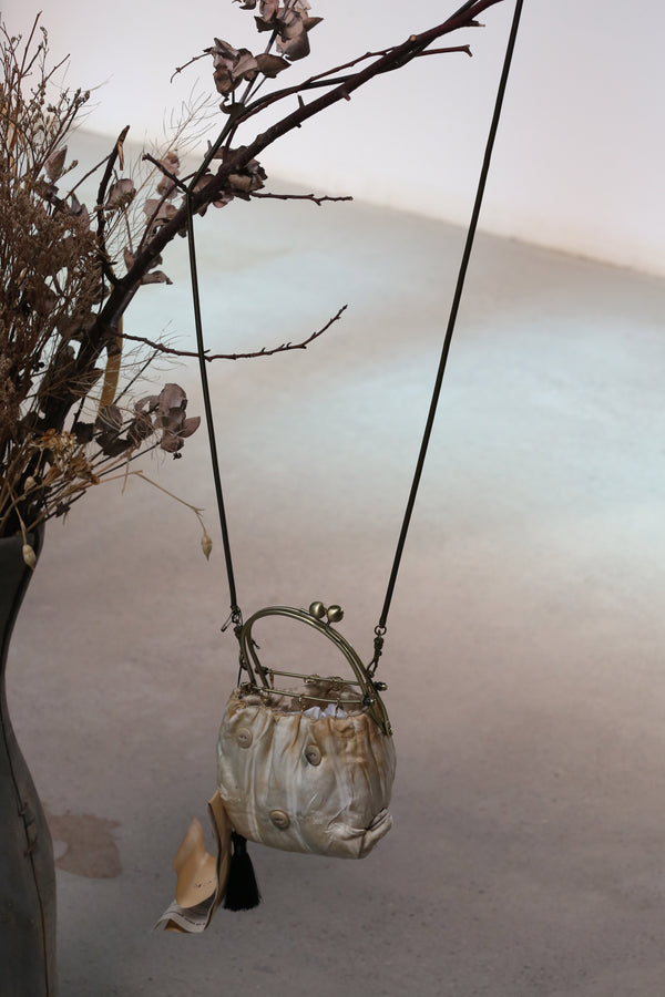 MUTEDANCE buckle flat sling bag MD21FW70